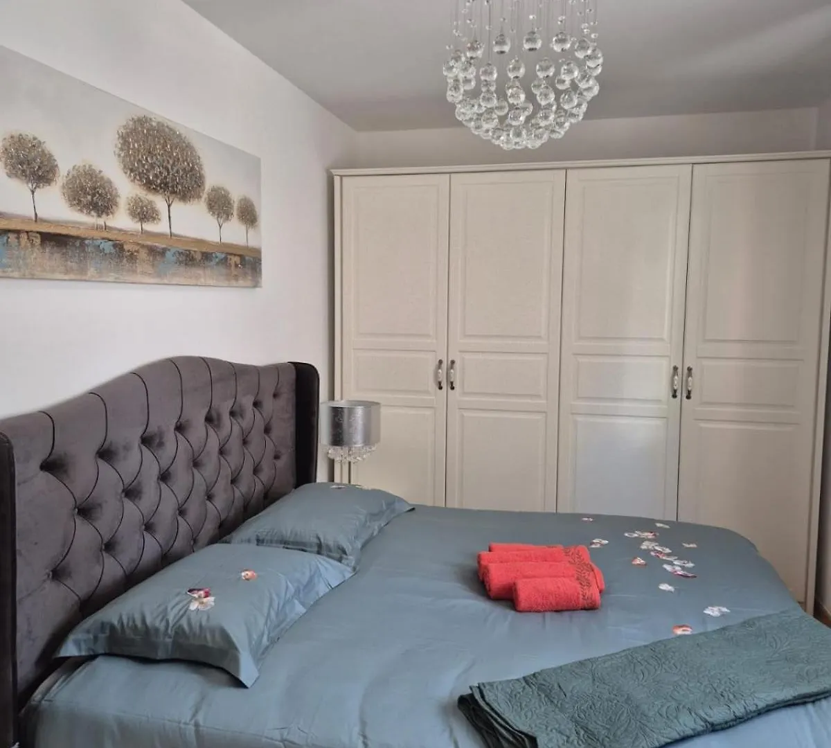 Mirela'S Golden Luxury Apartment Сплит